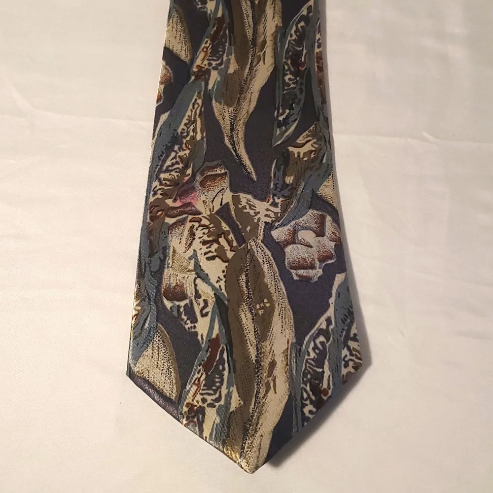 Louis Founttain Men's Neck tie 100% Silk Italy
